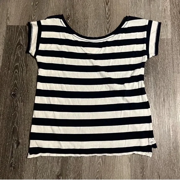Y2k navy and white stripped 2000s Hollister T - Picture 2 of 3